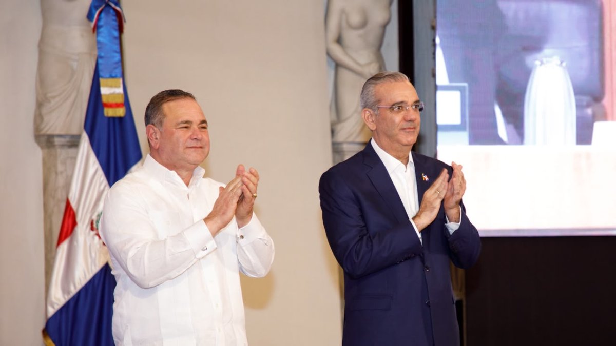 El presidente Luis Abinader junto a Qu Dongyu, director de la FAO.