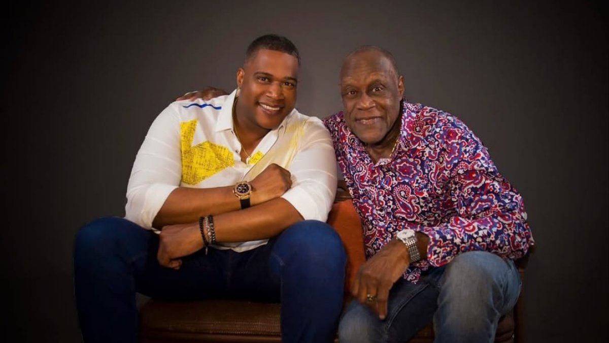 Jandy Ventura llora a su padre Johnny en emotivo homenaje