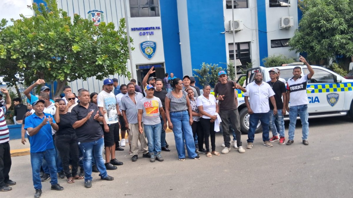 Manifestantes exigen justicia por asesinato de agricultor en Cotuí