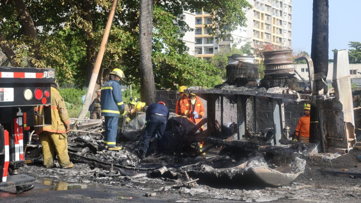 Dos mueren y uno sobrevive en choque múltiple con incendio en el Malecón