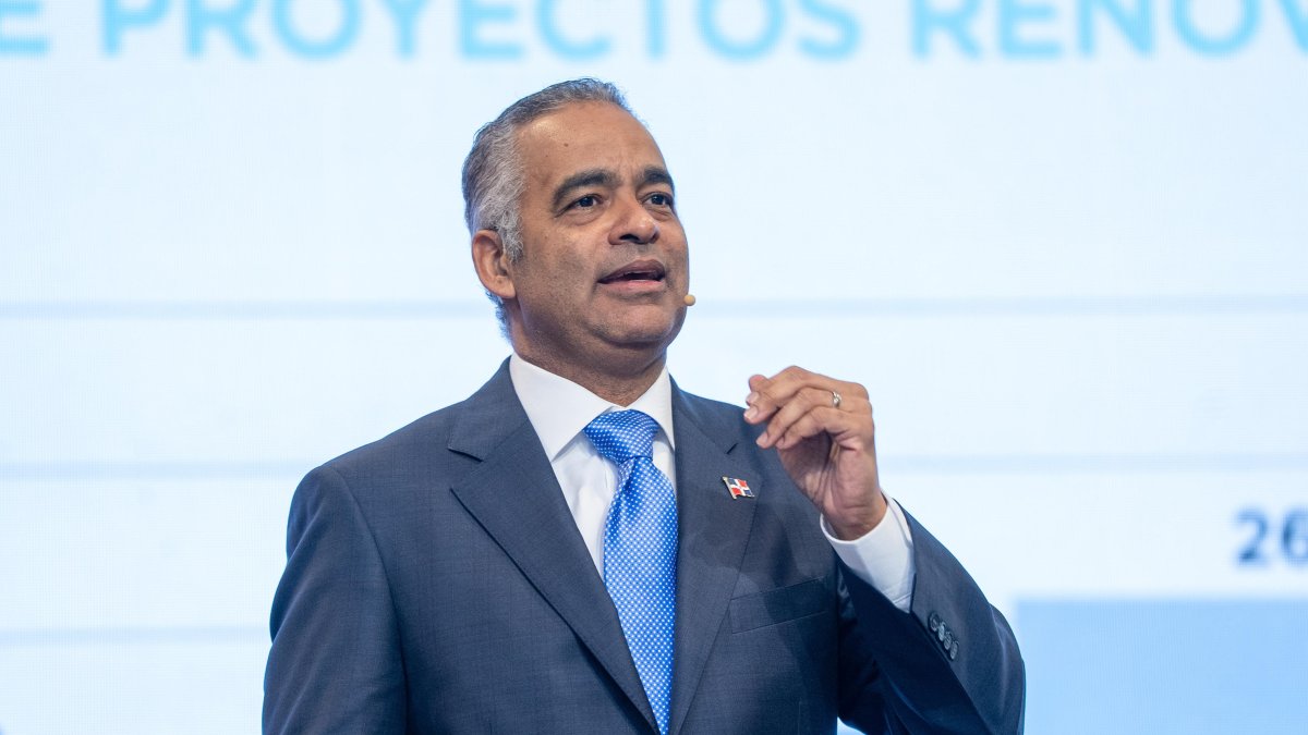 Joel Santos asume presidencia del CUED con salario combinado de 630 mil pesos
