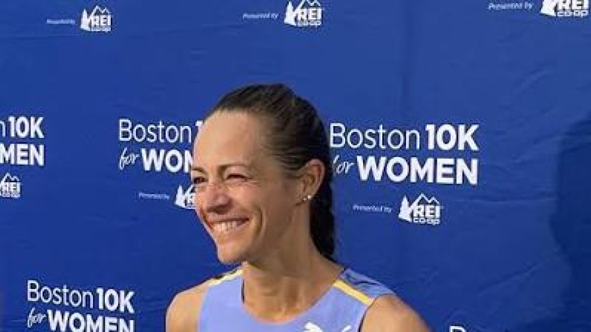Campeona mundial Jenny Simpson se retira tras sufrir paro cardíaco por rara enfermedad