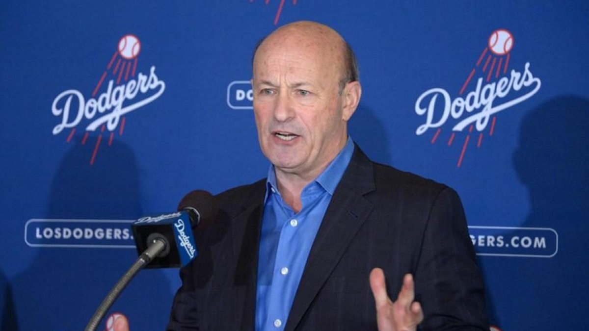Dodgers niegan venta del equipo tras especulaciones por caso Lakers