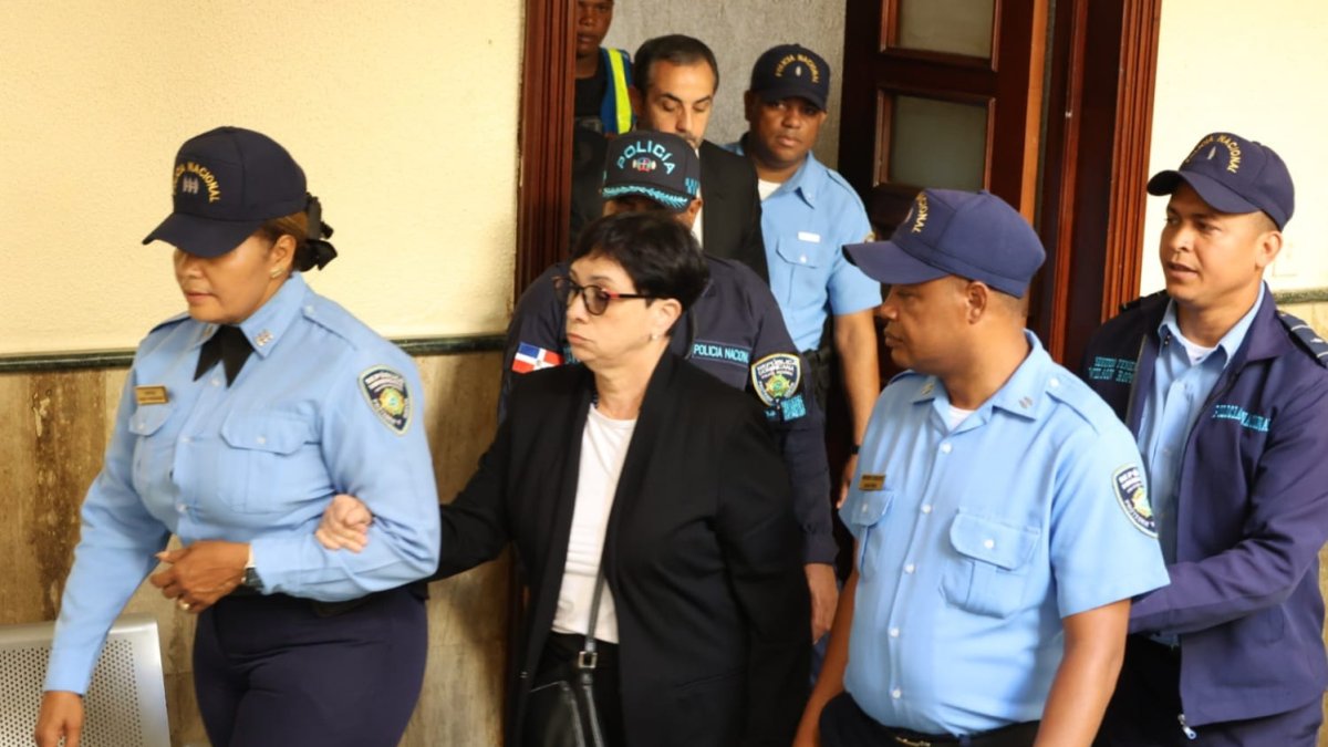 Hermanos Espaillat cuando se dirigen al tribunal