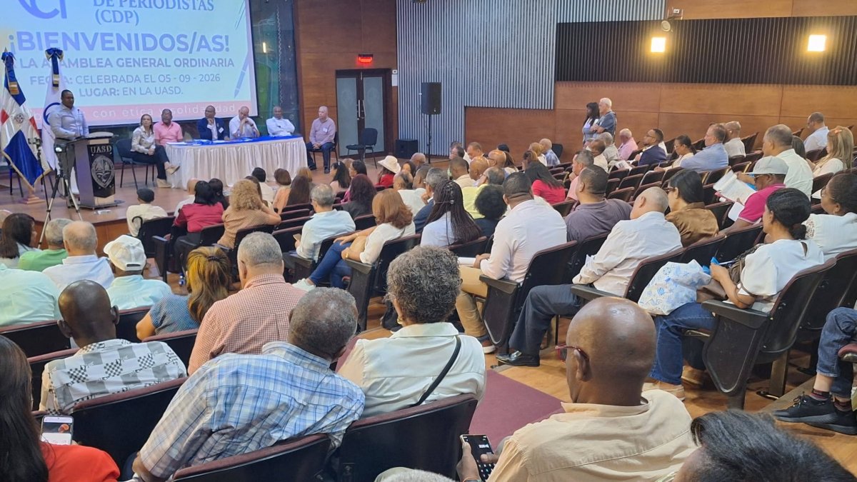 Los periodistas participantes en la asamblea