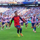 Spain's Ferran Torres (7) celebrates scoring their first goal during the World Cup final soccer match between Spain and Argentina in East Rutherford, N.J., near New York, Sunday, July 19, 2026. (AP Photo/Julio Cortez)