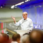 El presidente Luis Abinader durante la apertura del túnel de la avenida Gregorio Luperón con 27 de Febrero.