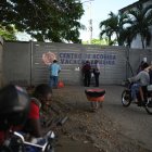 Por la muerte del ciudadano haitiano ocurrida el pasado miércoles, Migración dice que agente disparo en Varón en defensa propia.