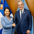 La presidenta peruana Keiko Fujimori y el presidente dominicano Luis Abinader.