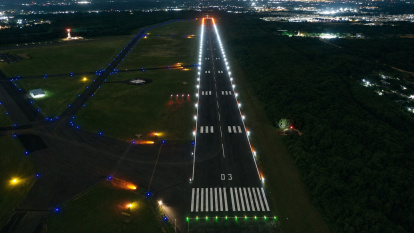 La renovada pista de aterrizaje de la Base Aérea de San Isidro en Santo Domingo Este.