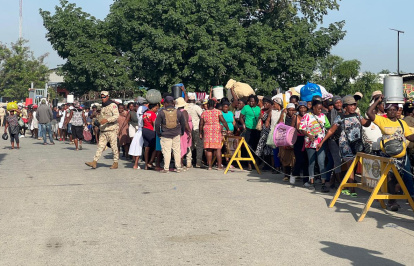 Miles de haitianos entran cada vez que hay mercados y pre mercados a Dajabón para comprar o vender artículos. Jorge González
