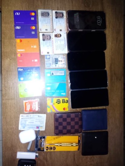 Celulares y otras pertenencias ocupadas a Colombianos
