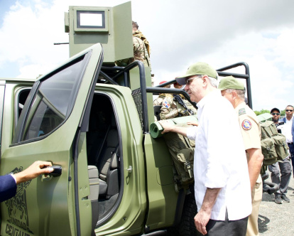 El presidente Abinader encabeza la entrega de nuevos equipos para las Fuerzas Armadas, incluyendo drones VTOL