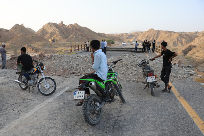 La escena después de un ataque en la provincia iraní de Hormozgan el 18 de julio del 2026. (Amirhosein Khorgooi/Agencia de Noticias de Estudiantes Iraníes via AP)