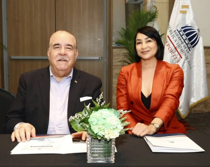 Cristobal Marte y  Milagros Cabral, directivos del Comité Organizador del Campeonato Continental Norceca   que se celerará en el país desde el próximo viernes 21.
