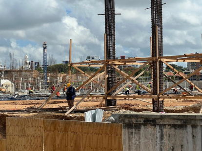 Cada estructura levantada le va dando forma al que será unos de los centros comerciales, de viviendas y de desarrollo hotelero más trascendentales de todo el país. Jorge González