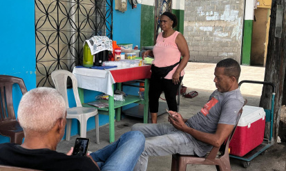 Hablar de algunos temas de política, del barrio, de los números que salieron anoche son cosas obligadas mientras se desayuna o se toma un café, chocolate o te. Jorge González