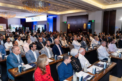 Asistentes al 'Developers Night: Vision 2035' de Apartamentos RD
