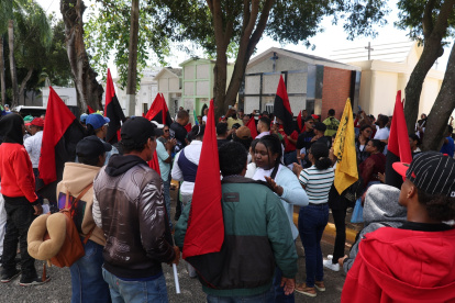 Organizaciones fueron a la tumba de Amín Abel Hasbún.