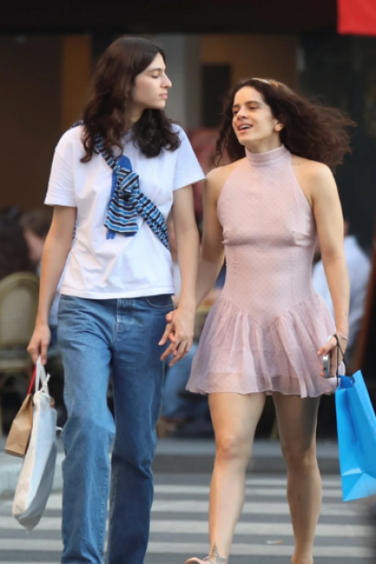 Rosalía y Loli Bahía en París