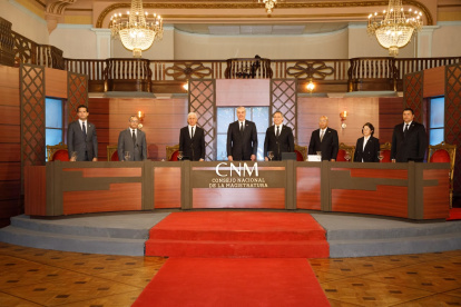 Los miembros del CNM encabezados por el presidente Luis Abinader.