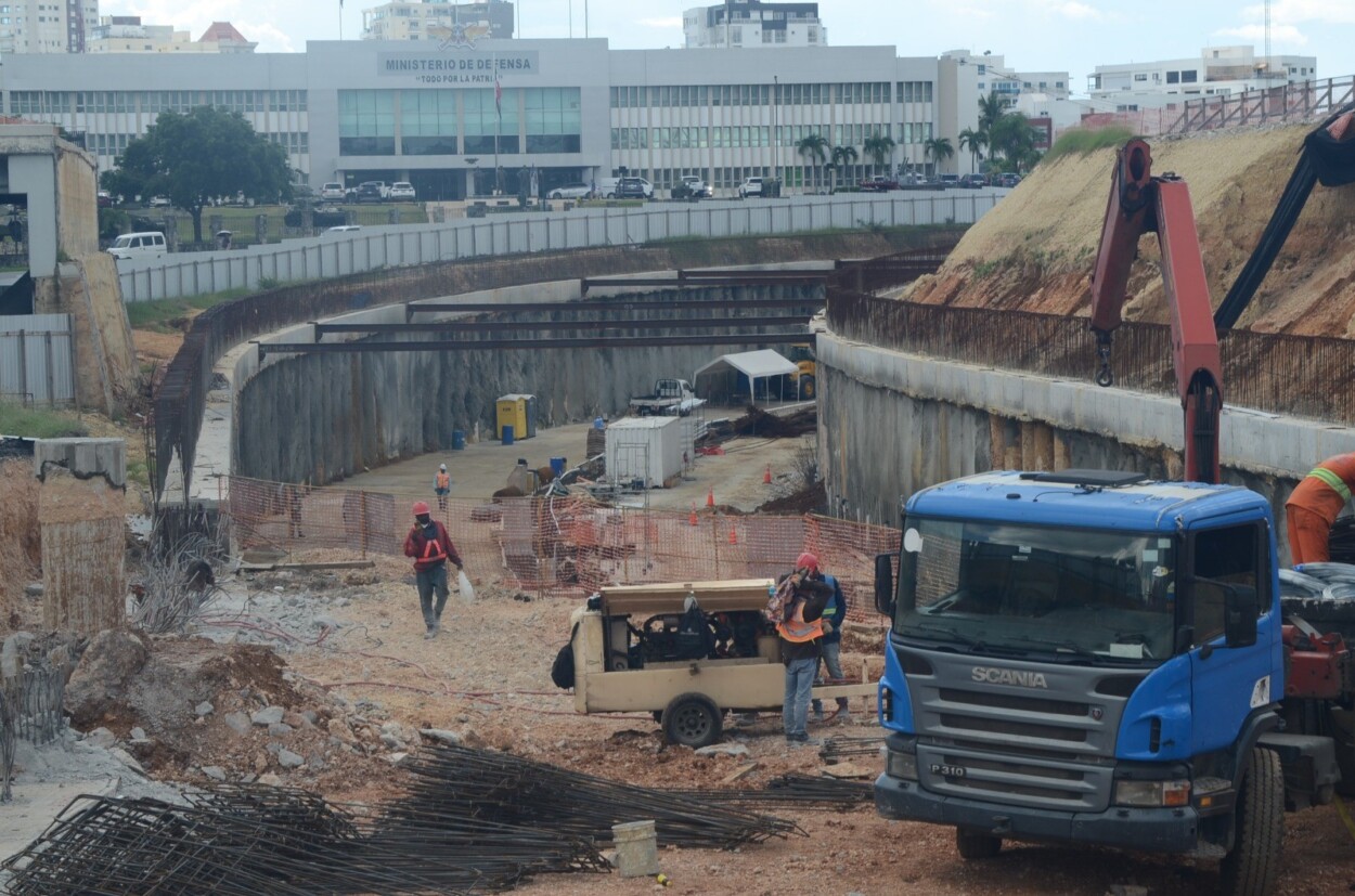 Así avanzan las obras del túnel de la Plaza de la Bandera.-Foto de Jorge González