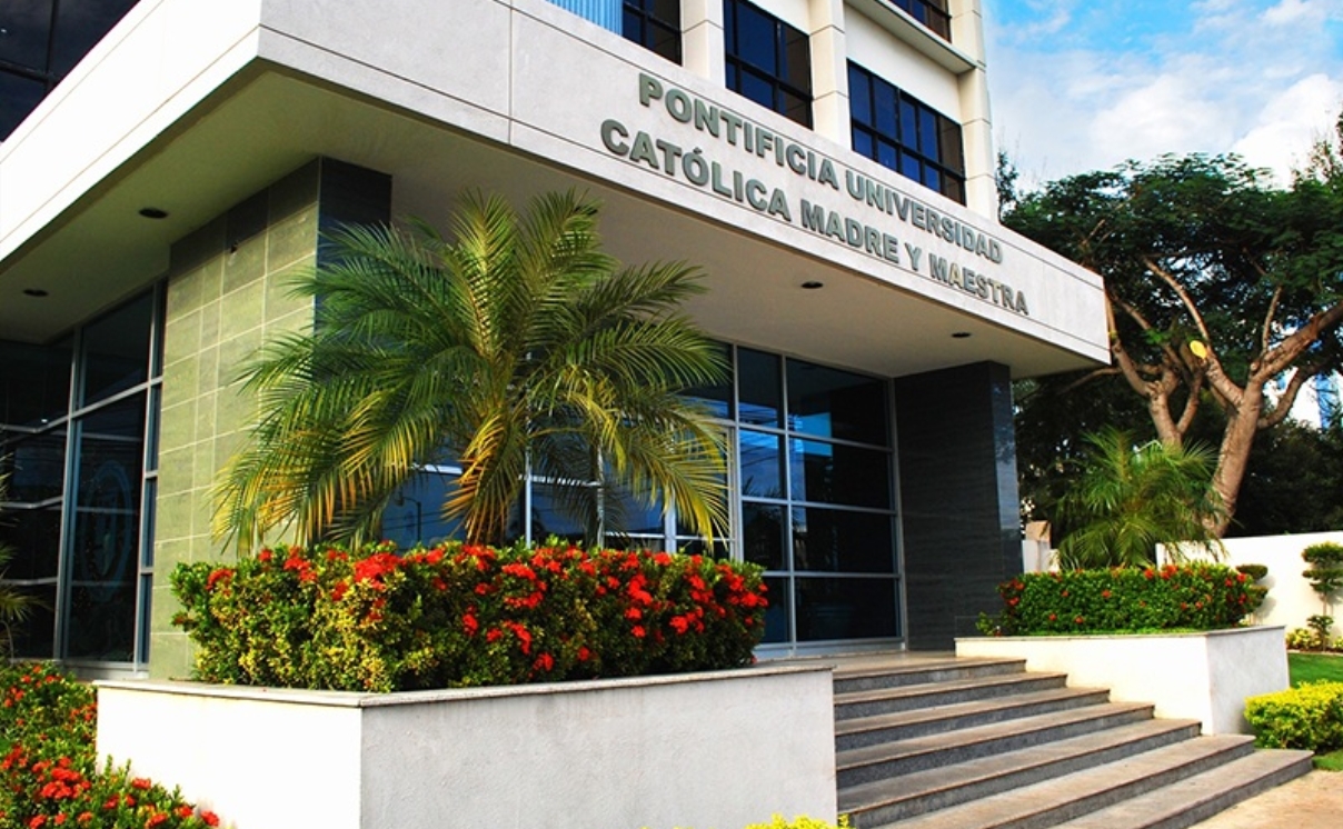 Sede de la Pontificia Universidad Católica Madres y Maestros.
