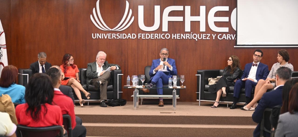     En el debate también participó la experta argentina Julieta de Calleto.