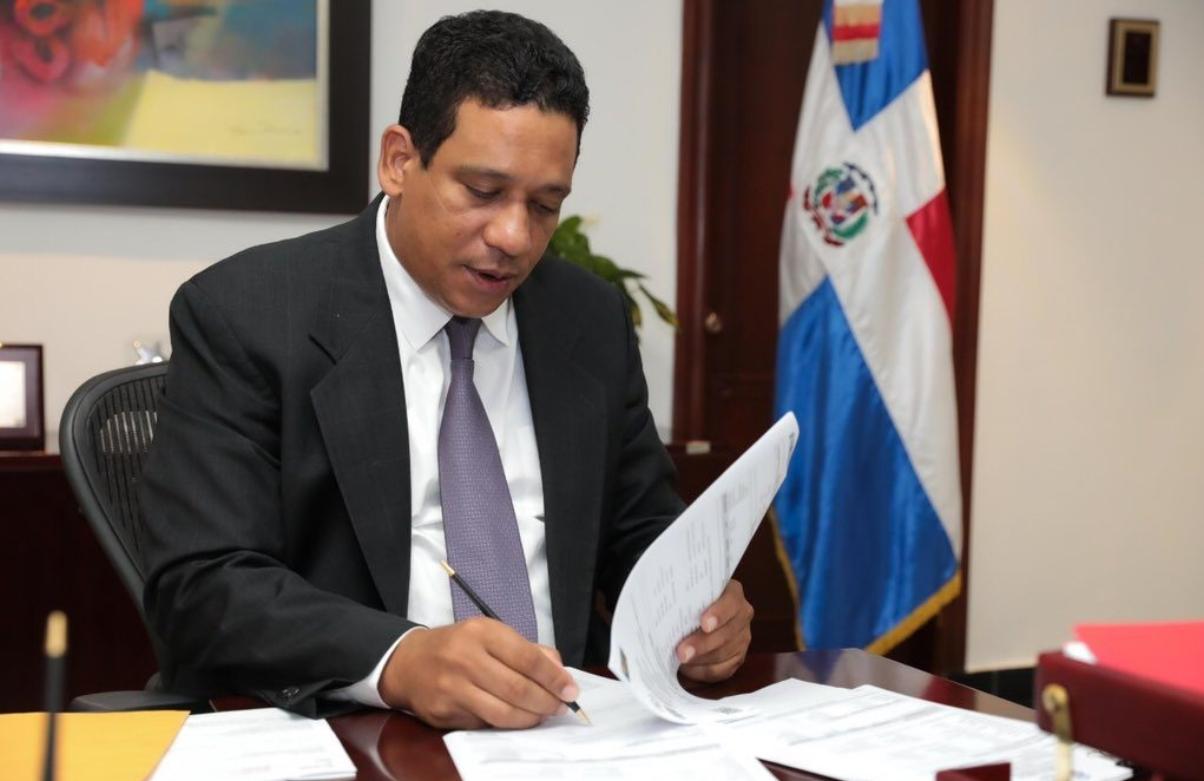 Carlos Pimentel, Director de Compras y Contrataciones Públicas.