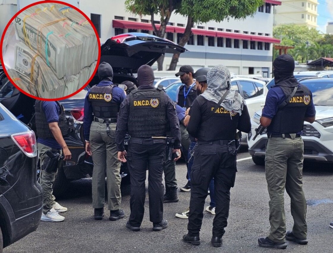 Paquete en dólares en posesión de agentes del MP y DNCD durante investigación. fuente externa