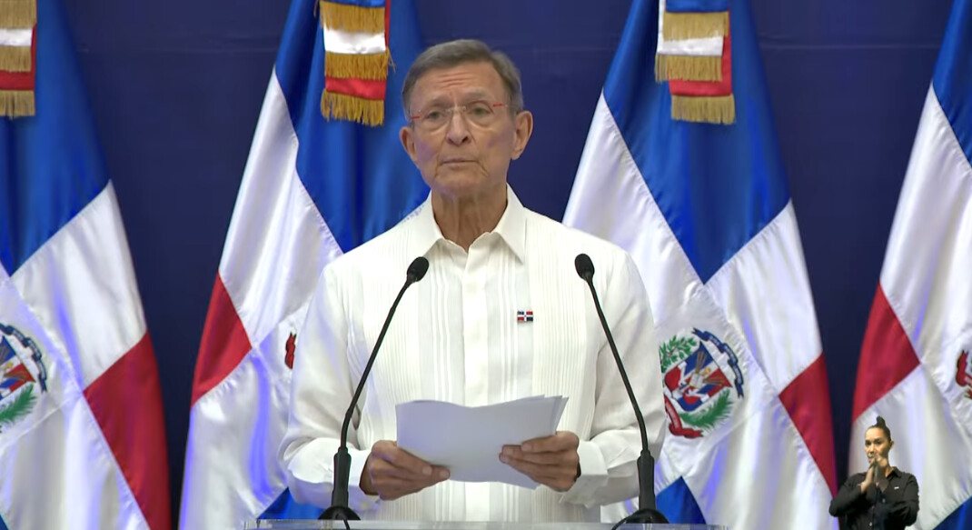Canciller explica deportados de EE.UU. solo durarán unos días en República Dominicana