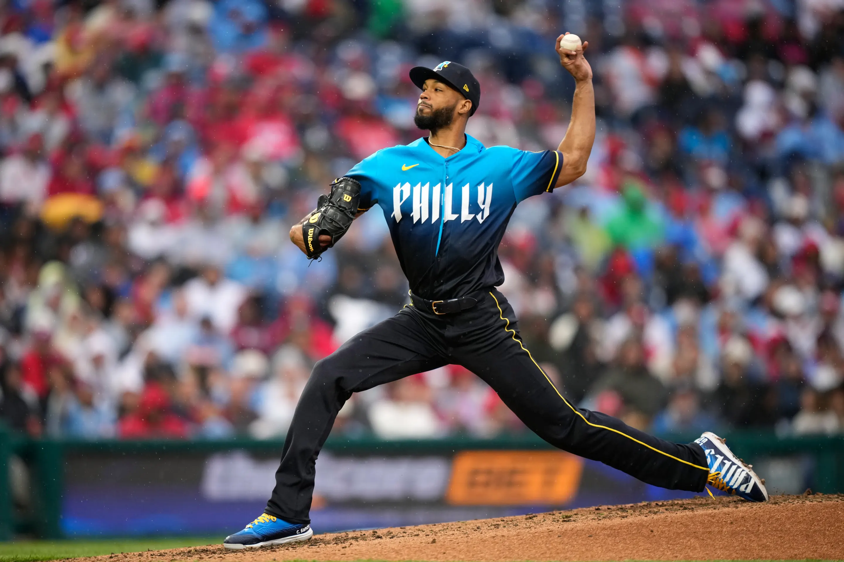 Christopher Sánchez lanza contra los Guardianes de Cleveland