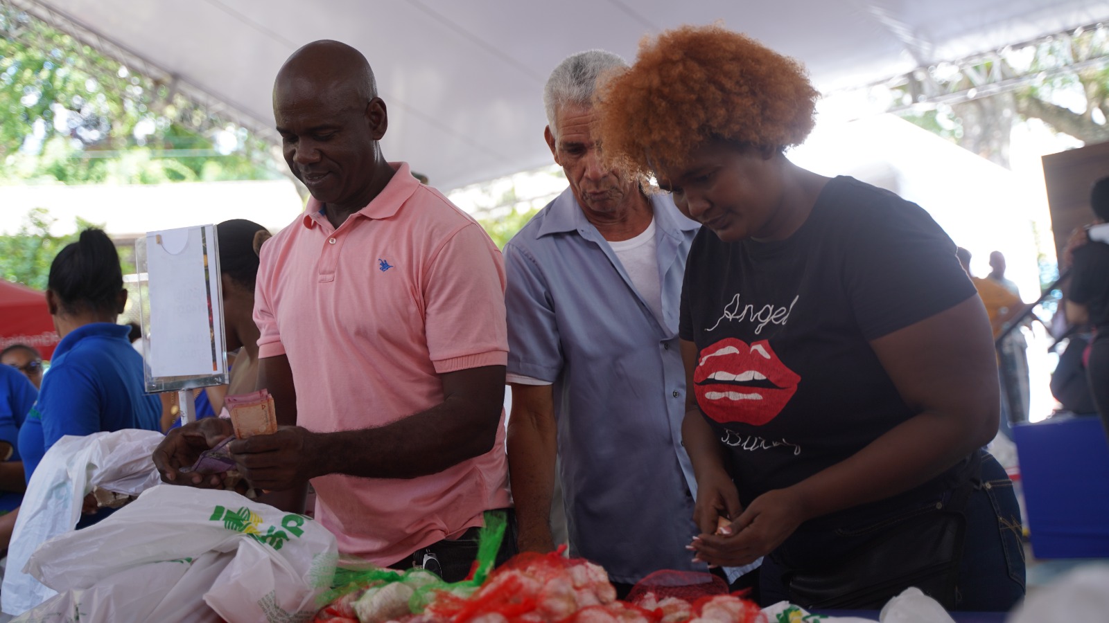 El director del Inespre, David Herrera Díaz, explicó que la iniciativa busca brindar productos de calidad a las madres y familias dominicanas con garantías de seguridad a precios accesibles.