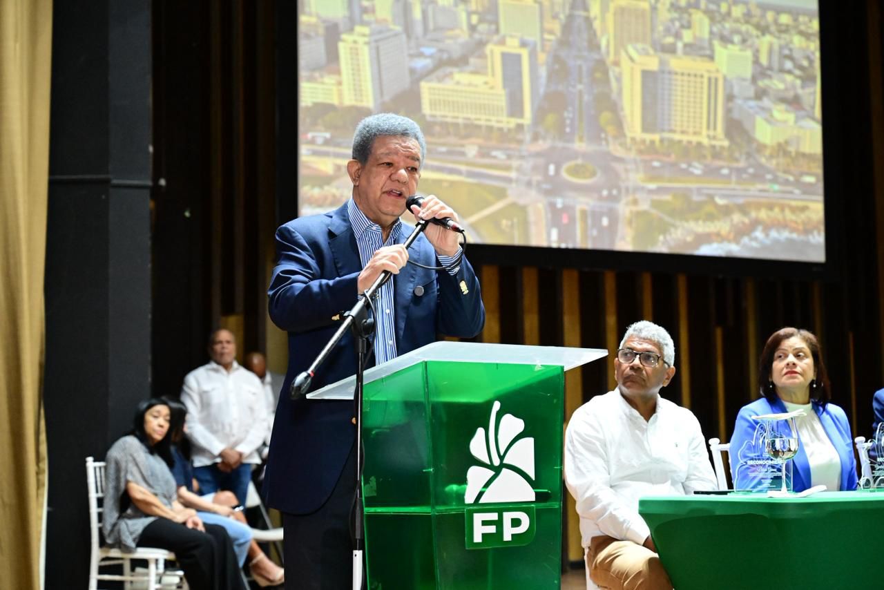 El presidente de Fuerza Popular y expresidente de la República, Lionel Fernández, durante el acto de su partido.