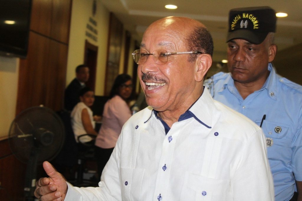 Montás acusó a la Fuerza del Pueblo de desalojar a miembros del PLD.