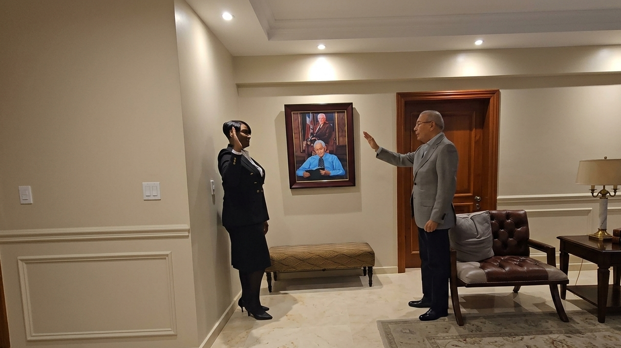 Danilo Medina juramenta como concejal de País Posible