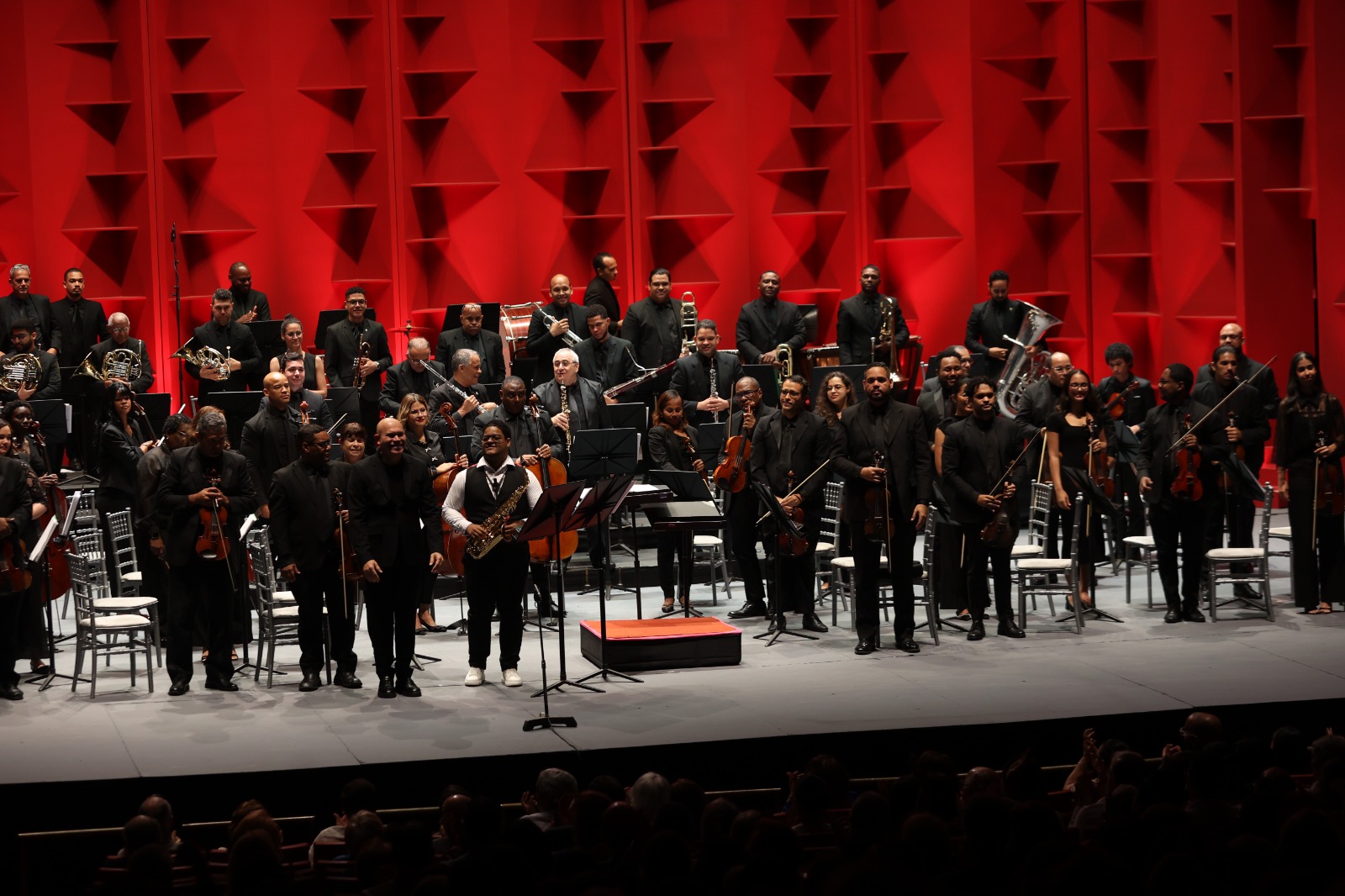 Amaury Sanchez con la Orquesta Filarmónica de Santo Domingo