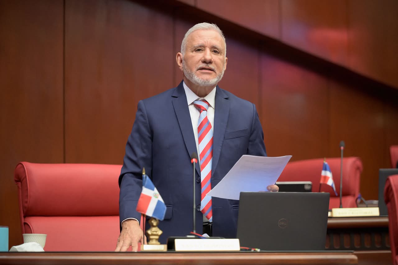 Senador Antonio Taveras al aire