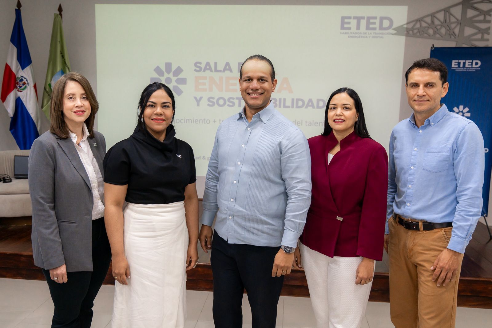 Karina Rodríguez, Yomayra Martino Soto, Ariel Espejo, Miozotti de los Santos Abreu y Henry Marino