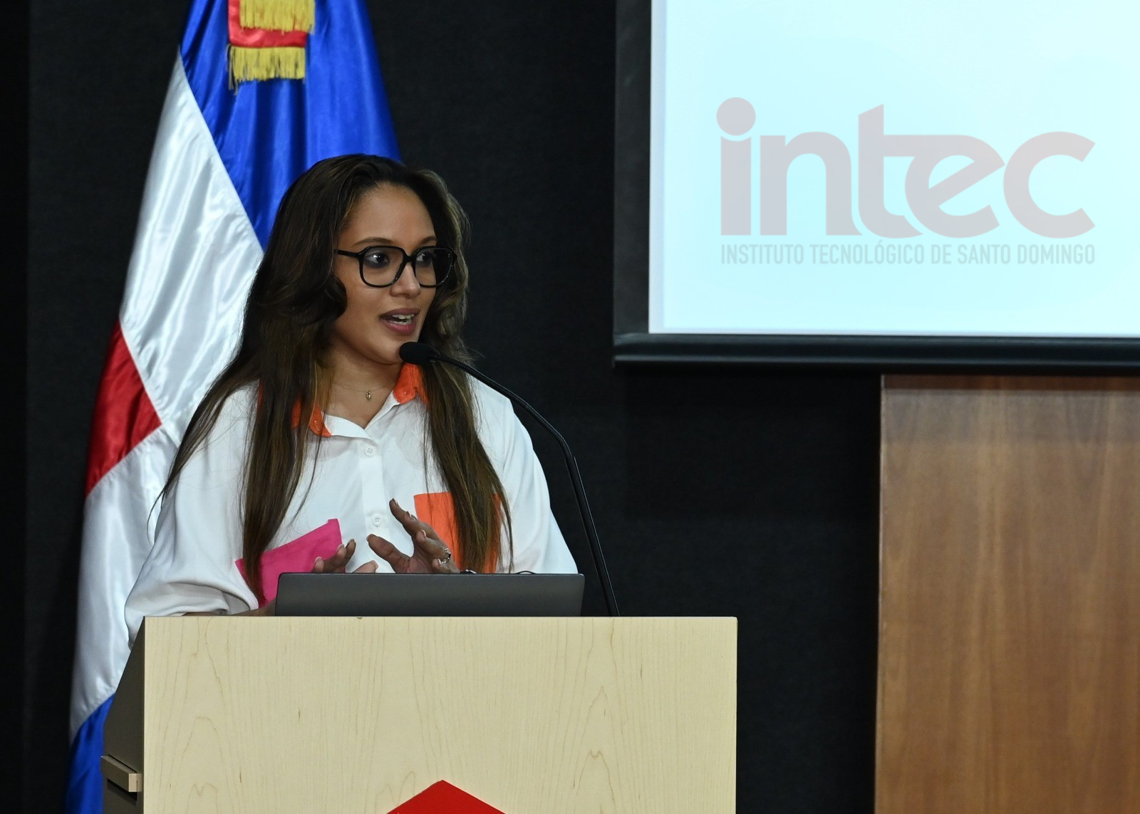 Pamela Michel, Doctora en Ciencias Ambientales.
