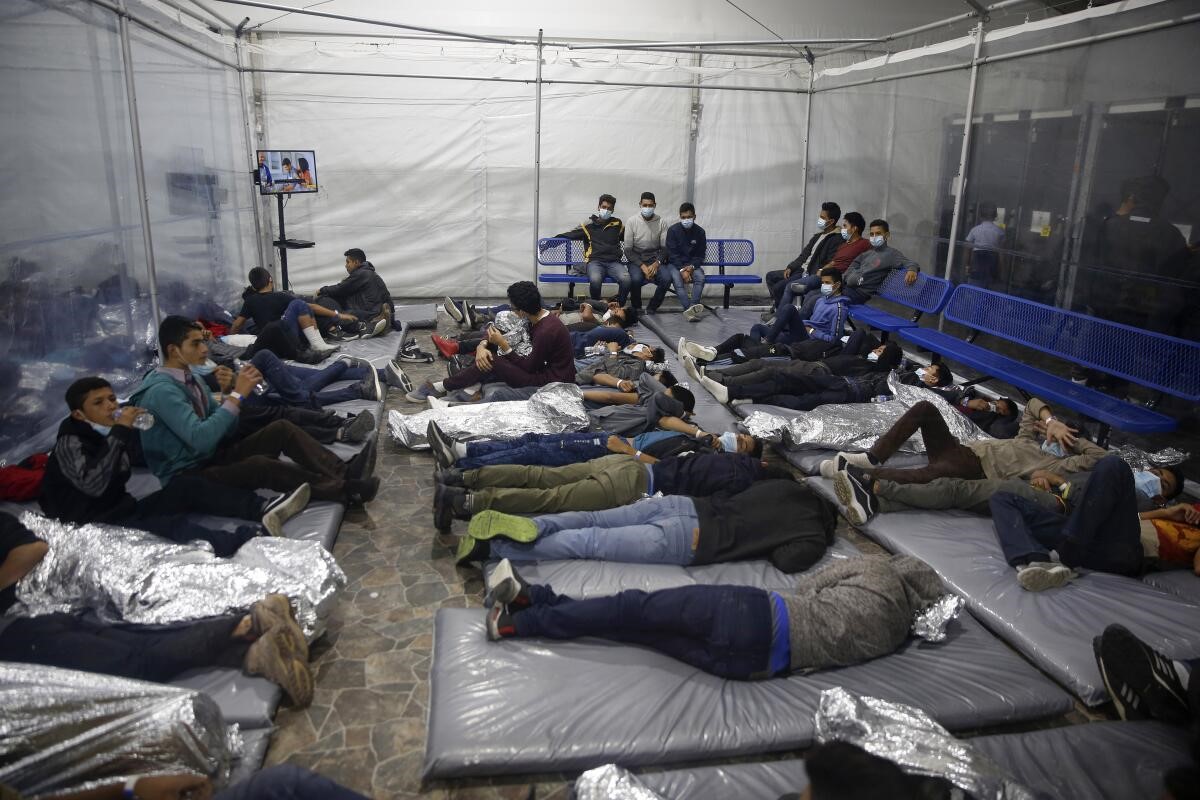 Acusaciones de negligencia médica en prisiones de inmigrantes bajo Trump