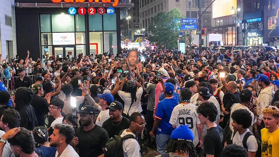 Los fanáticos de los Knicks han causado caos en algunos momentos durante sus celebraciones.