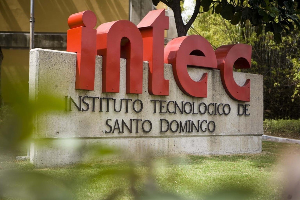 El rector de esa academia consideró necesaria la reforma del sistema educativo