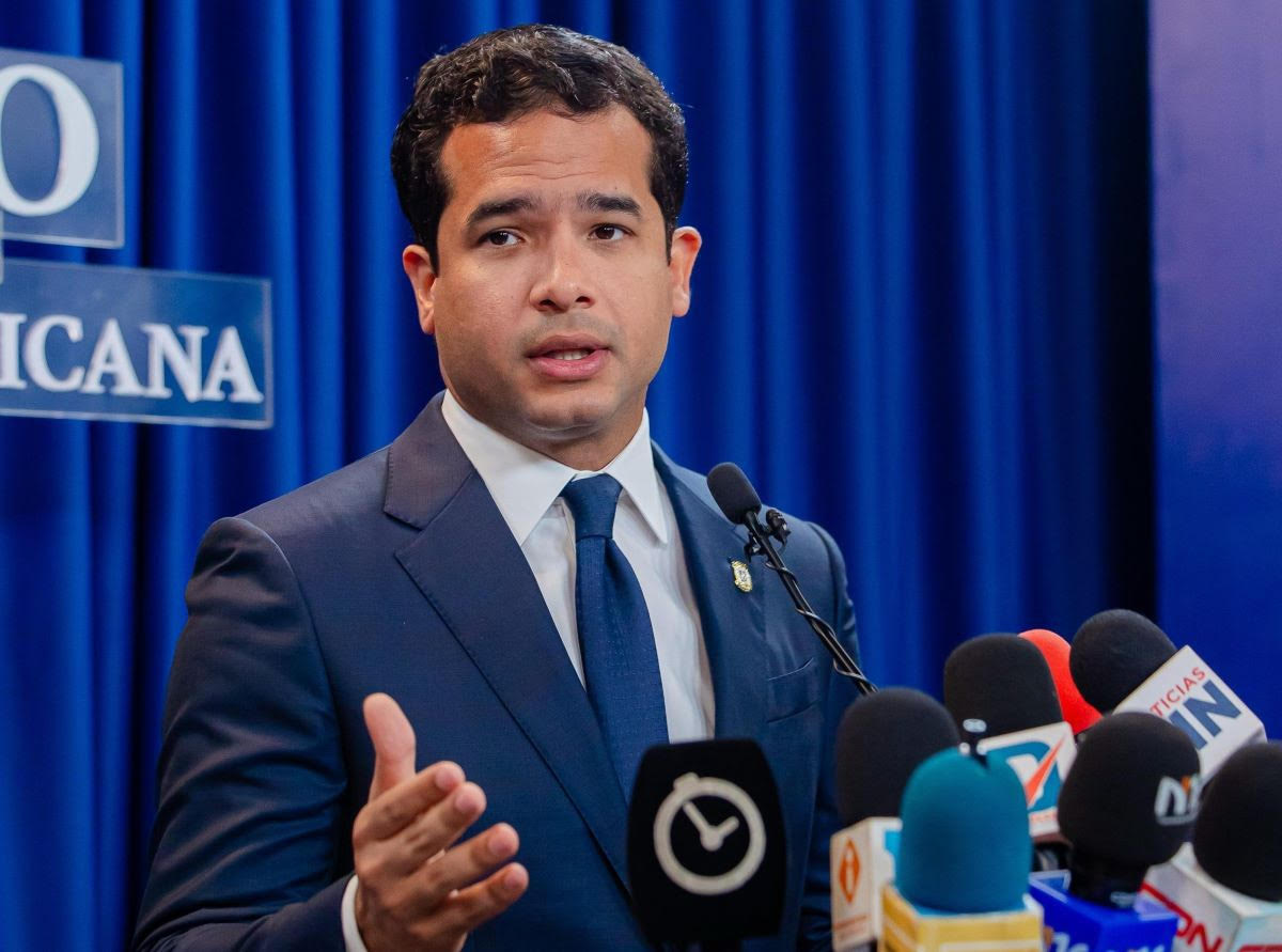 El senador Fernández ha estado exigiendo la adhesión a este ideal.
