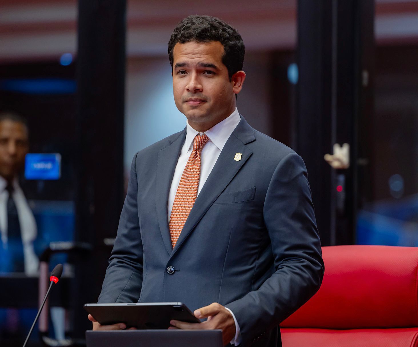 Omar Fernández presentó modificaciones al artículo 314 del Código Tributario, relativo al pago de anticipos de impuestos para empresas y personas naturales.