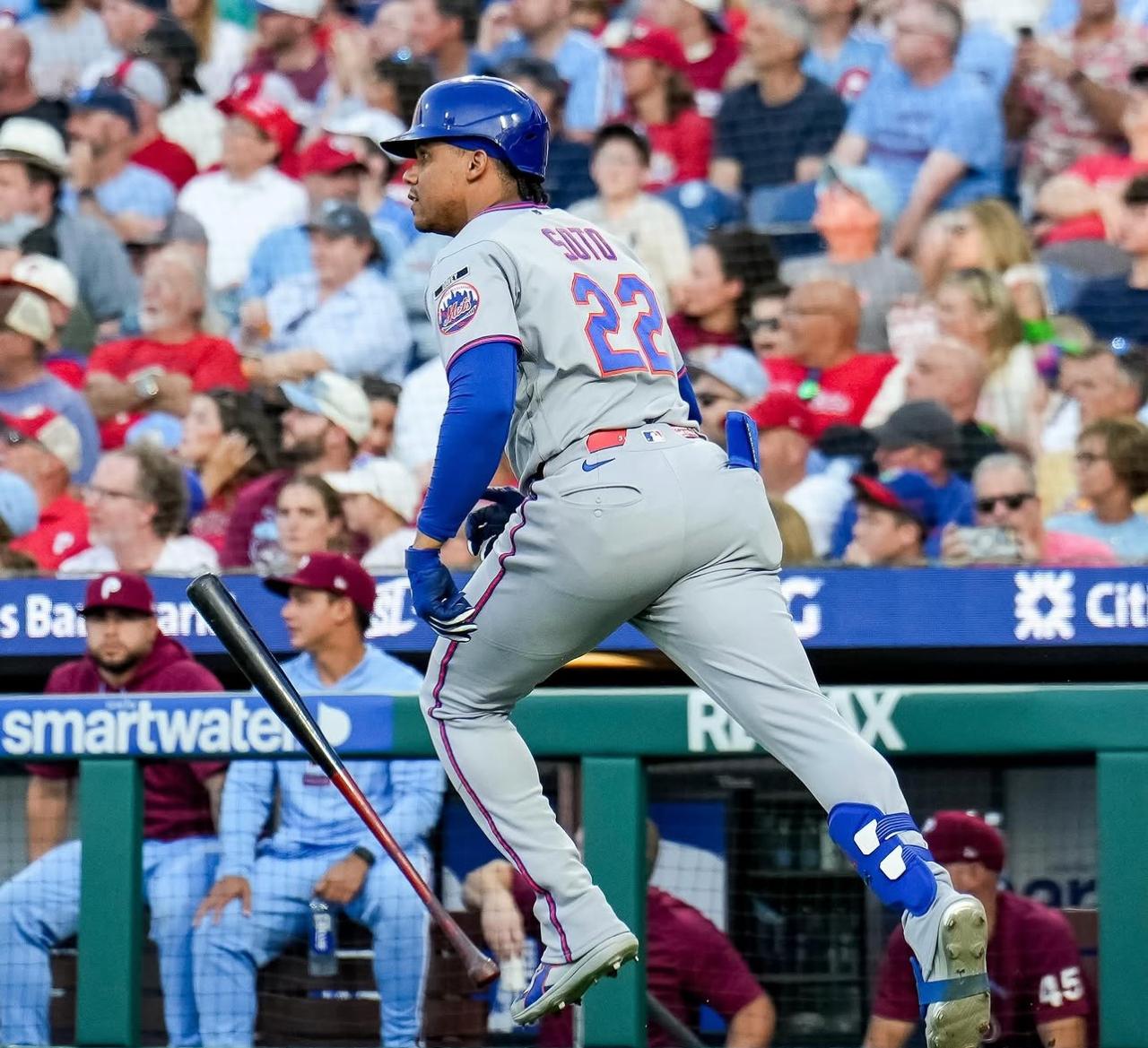 Juan Soto recorrió las bases luego de conectar su segundo jonrón.