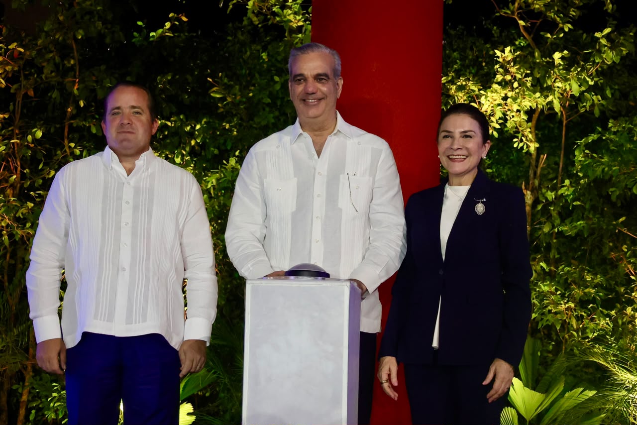 José Ignacio Paliza, Luis Abinadar y Carolina Mejía.