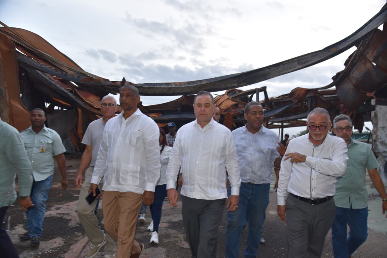 El ministro Francisco Espaillat visitó las instalaciones de Mercadom para evaluar oportunidades de mejora y fortalecimiento institucional.