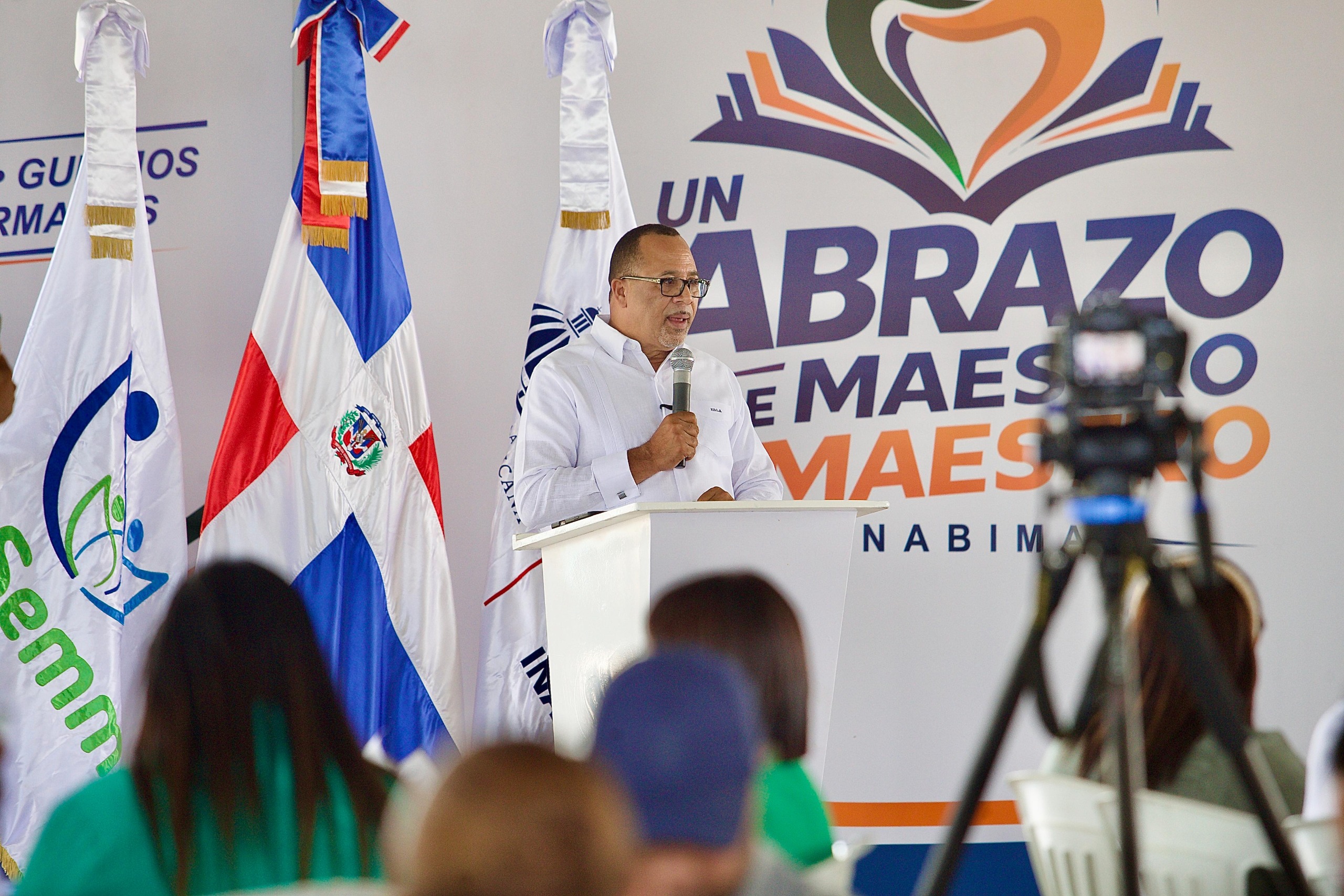 Esta iniciativa beneficiará a miles de docentes jubilados y es parte de los esfuerzos para fortalecer su bienestar económico y social.