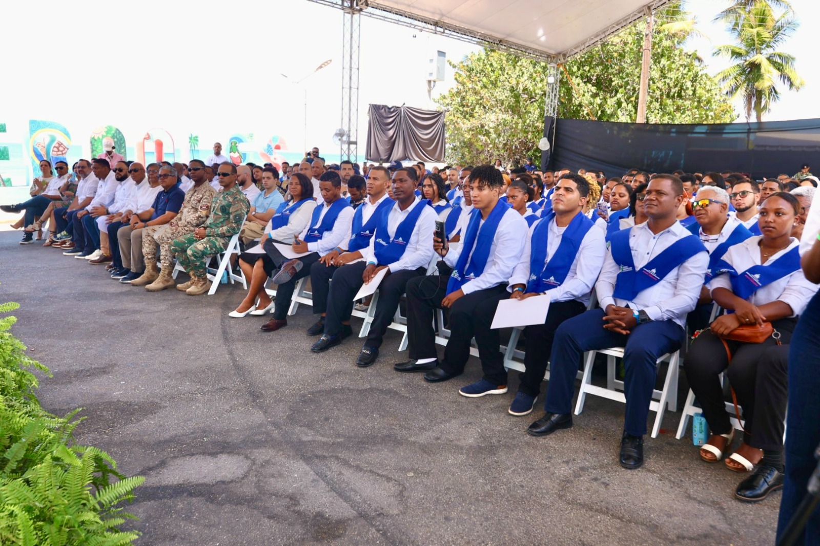 Un total de 319 líderes ambientales comunitarios y 80 guardaparques recibieron la certificación luego de completar programas de capacitación orientados a la conservación, la educación ambiental y el desarrollo sostenible.